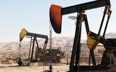 Crude Oil Forecast: API Data Eyed as Energy Traders Fly at Night Amid EIA Debacle